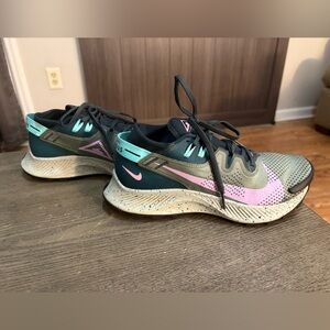 Nike Pegasus Trail 2 Womens  Size 7.5 Athletic Running Shoes Sneaker